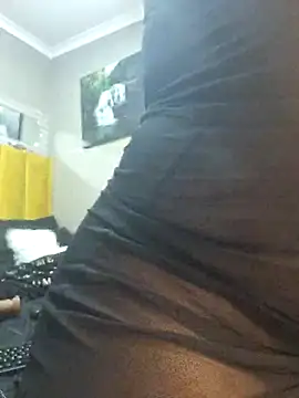 Snapshot of Bustygoddess32 chatting on 02.21.25 Bustygoddess32 online show from 02.21.25