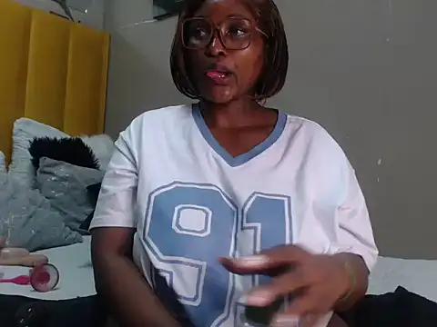 Snapshot of Bustygoddess32 chatting on 03.11.25 Bustygoddess32 online show from 03.11.25