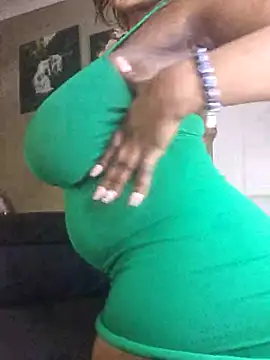Snapshot of Bustygoddess32 chatting on 03.15.25 Bustygoddess32 online show from 03.15.25