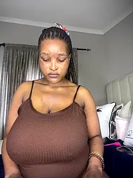 Snapshot of Bustygoddess32 chatting on 09.27.25 Bustygoddess32 online show from 09.27.25