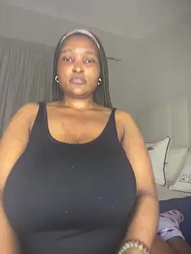 Snapshot of Bustygoddess32 chatting on 10.07.25 Bustygoddess32 online show from 10.07.25