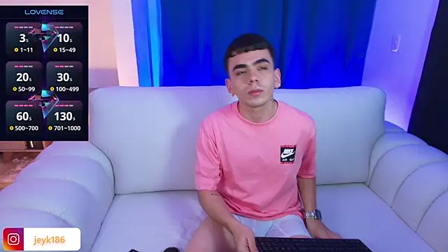 Snapshot of Jey_keler1 chatting on 10.16.25 Jey keler1 online show from 10.16.25