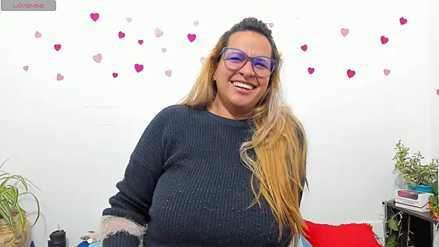 hazel 34 online show from 10.02.25