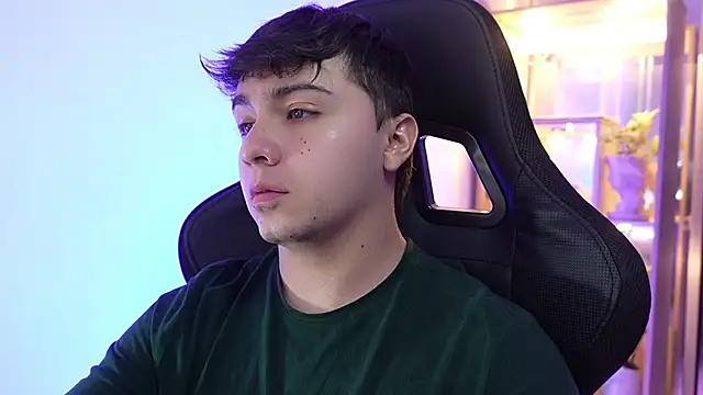 Snapshot of aron__cooper chatting on 03.14.26 aron cooper online show from 03.14.26