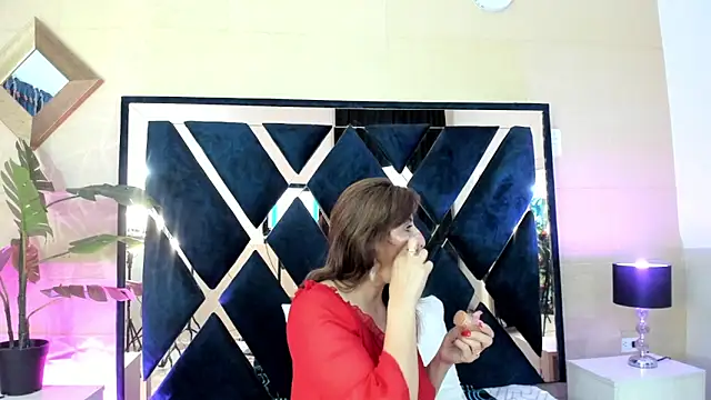 Snapshot of eva_loreti chatting on 10.25.25 eva loreti online show from 10.25.25