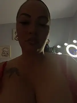Snapshot of DestineeJayde chatting on 05.21.26 DestineeJayde online show from 05.21.26