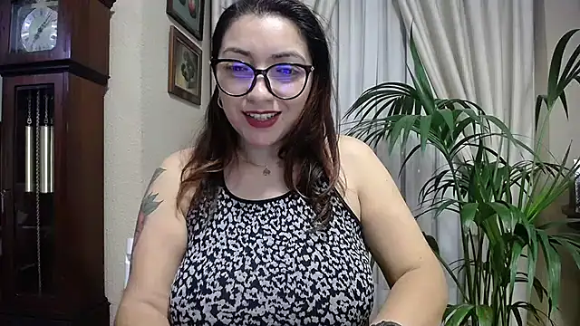 Snapshot of claudia chatting on 04.16.26 claudia online show from 04.16.26