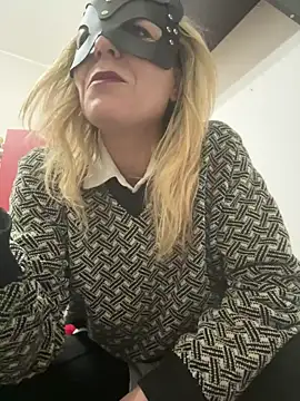 LadyScarlett-xk online show from 02.05.25