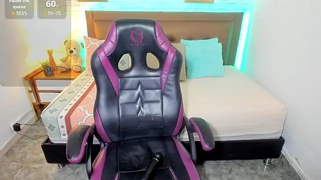 Snapshot of julieth_love_ chatting on 10.02.25 julieth love online show from 10.02.25