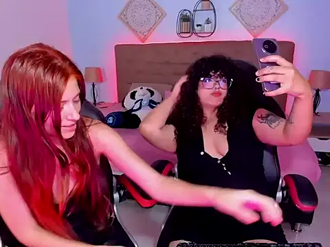 Snapshot of julieth_love_ chatting on 10.05.25 julieth love online show from 10.05.25