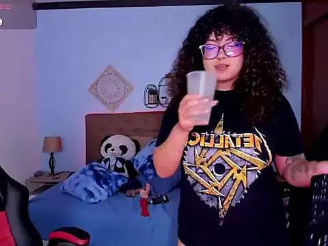 Snapshot of julieth_love_ chatting on 10.10.25 julieth love online show from 10.10.25