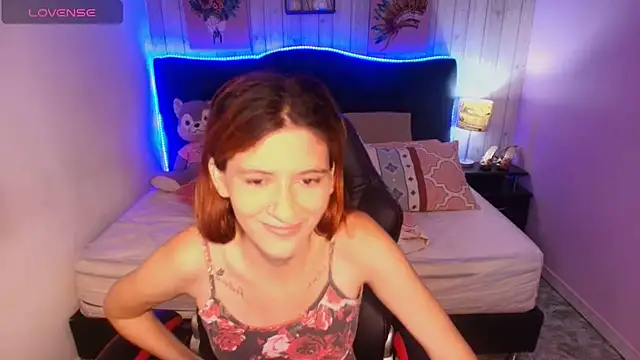 Snapshot of julieth_love_ chatting on 05.25.26 julieth love online show from 05.25.26