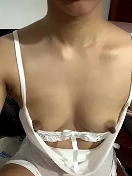 -Meomeo- online show from 10.18.25