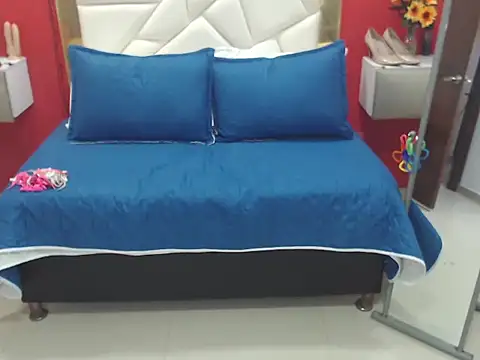 CanellaHotx online show from 09.08.25