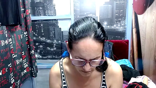 Snapshot of Nastylatinaxxx chatting on 12.31.24 Nastylatinaxxx online show from 12.31.24