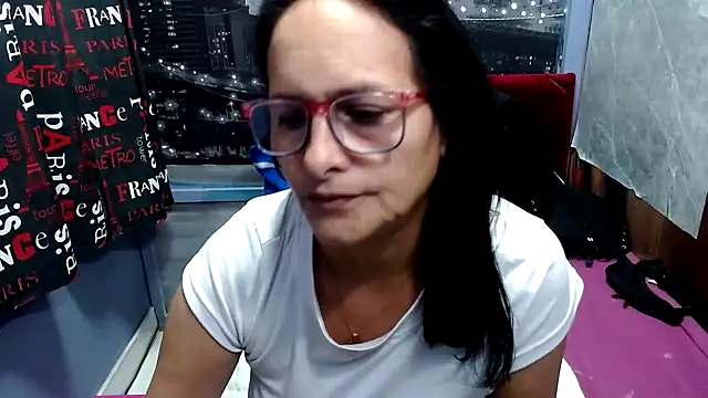 Snapshot of Nastylatinaxxx chatting on 01.06.25 Nastylatinaxxx online show from 01.06.25