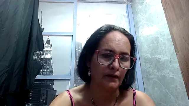 Snapshot of Nastylatinaxxx chatting on 10.20.25 Nastylatinaxxx online show from 10.20.25