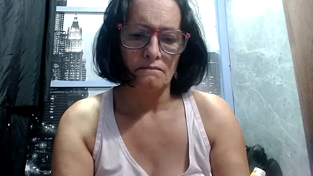 Snapshot of Nastylatinaxxx chatting on 10.26.25 Nastylatinaxxx online show from 10.26.25