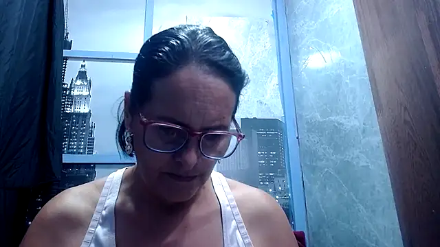 Snapshot of Nastylatinaxxx chatting on 10.27.25 Nastylatinaxxx online show from 10.27.25