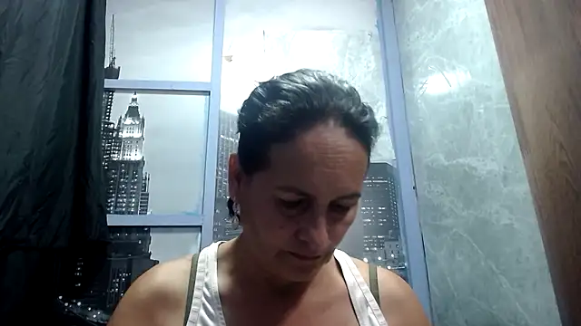 Snapshot of Nastylatinaxxx chatting on 10.30.25 Nastylatinaxxx online show from 10.30.25