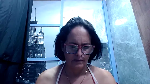 Snapshot of Nastylatinaxxx chatting on 11.10.25 Nastylatinaxxx online show from 11.10.25