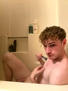 Snapshot of CreamyAustin chatting on 09.16.25 CreamyAustin online show from 09.16.25