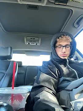 Snapshot of CreamyAustin chatting on 10.31.25 CreamyAustin online show from 10.31.25