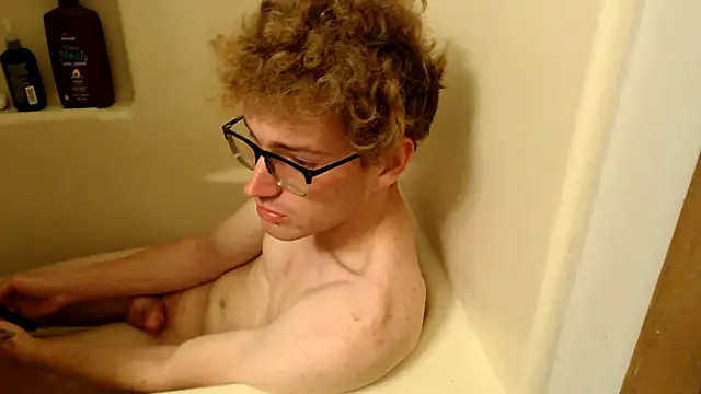 Snapshot of CreamyAustin chatting on 11.02.25 CreamyAustin online show from 11.02.25