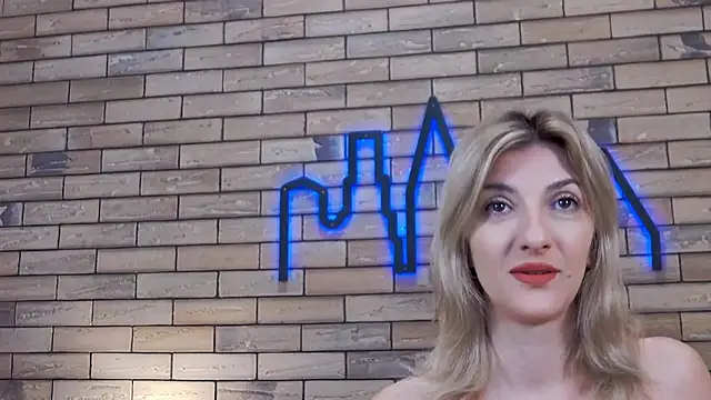 Snapshot of RileyLanna chatting on 10.03.25 RileyLanna online show from 10.03.25