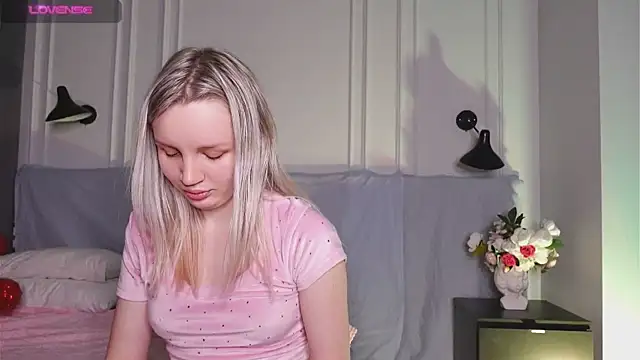 Snapshot of Beatrica_Klein chatting on 02.09.25 Beatrica Klein online show from 02.09.25