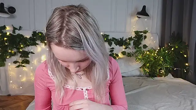 Snapshot of Beatrica_Klein chatting on 03.16.25 Beatrica Klein online show from 03.16.25