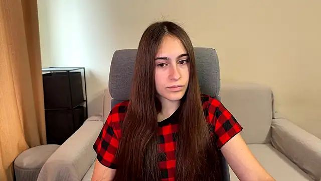 Snapshot of AliceKolltt chatting on 10.02.25 AliceKolltt online show from 10.02.25