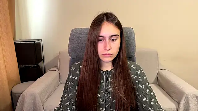 Snapshot of AliceKolltt chatting on 10.14.25 AliceKolltt online show from 10.14.25