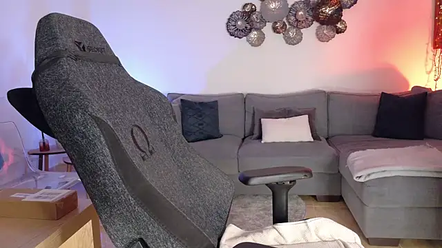 Snapshot of angela_88 chatting on 02.25.25 angela 88 online show from 02.25.25