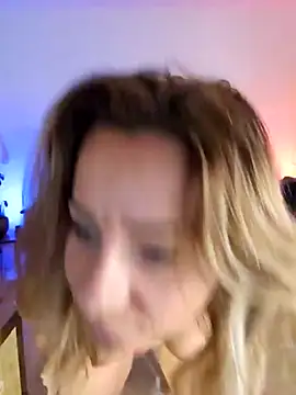 Snapshot of angela_88 chatting on 02.25.25 angela 88 online show from 02.25.25