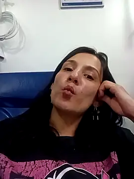 Snapshot of Ariadna_Carters1 chatting on 09.29.25 Ariadna Carters1 online show from 09.29.25