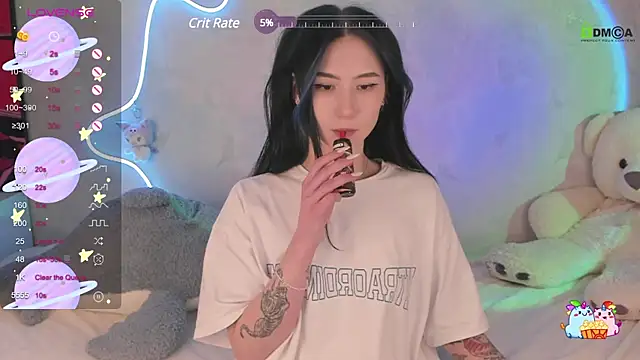 Snapshot of EmmaHixLove chatting on 02.15.25 EmmaHixLove online show from 02.15.25