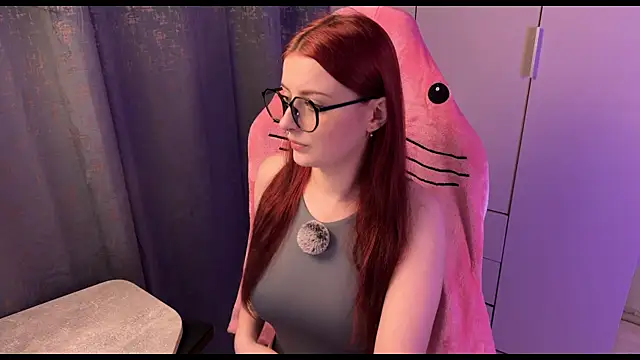 Snapshot of RozieRose chatting on 10.12.25 RozieRose online show from 10.12.25