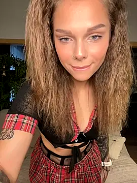 Snapshot of HumbleJess chatting on 11.01.25 HumbleJess online show from 11.01.25