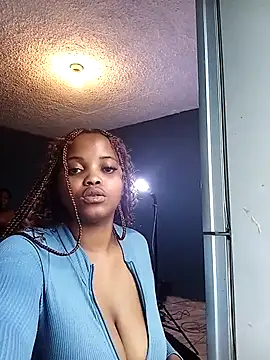 Xoli 11 online show from 10.31.25