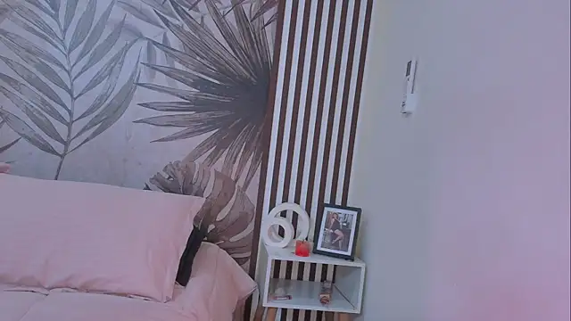 Snapshot of Samaantha-White chatting on 01.19.26 Samaantha-White online show from 01.19.26