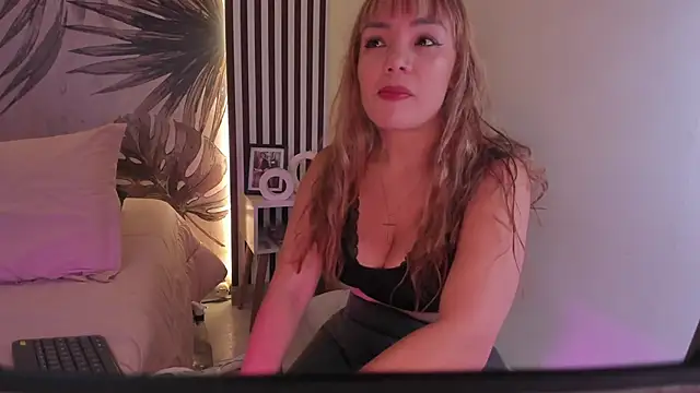 Samaantha-White online show from 04.14.26