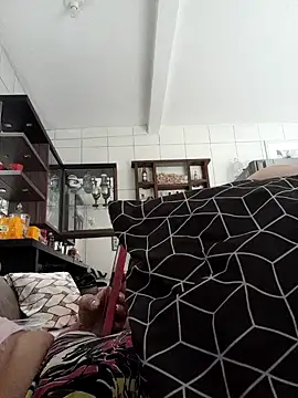 Snapshot of marcialoira chatting on 12.22.24 marcialoira online show from 12.22.24