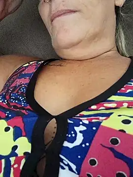 Snapshot of marcialoira chatting on 02.19.25 marcialoira online show from 02.19.25