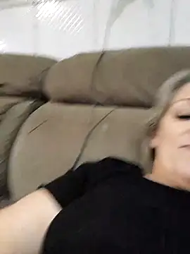 Snapshot of marcialoira chatting on 11.05.25 marcialoira online show from 11.05.25