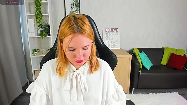 Snapshot of Stacy_Luv chatting on 02.14.26 Stacy Luv online show from 02.14.26