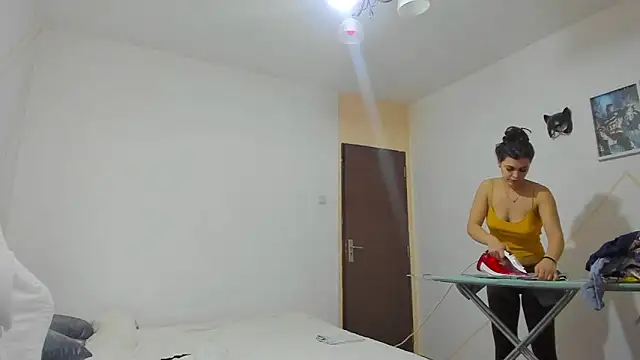 EvaWhisper online show from 02.04.25