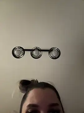 Snapshot of babyyboomm chatting on 12.15.24 babyyboomm online show from 12.15.24