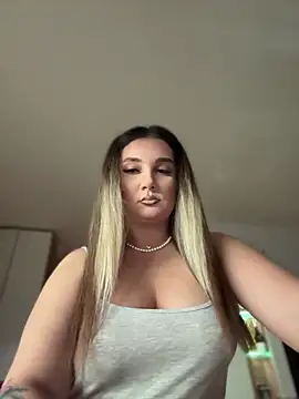 Snapshot of babyyboomm chatting on 12.19.24 babyyboomm online show from 12.19.24