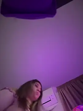 Snapshot of babyyboomm chatting on 01.24.25 babyyboomm online show from 01.24.25